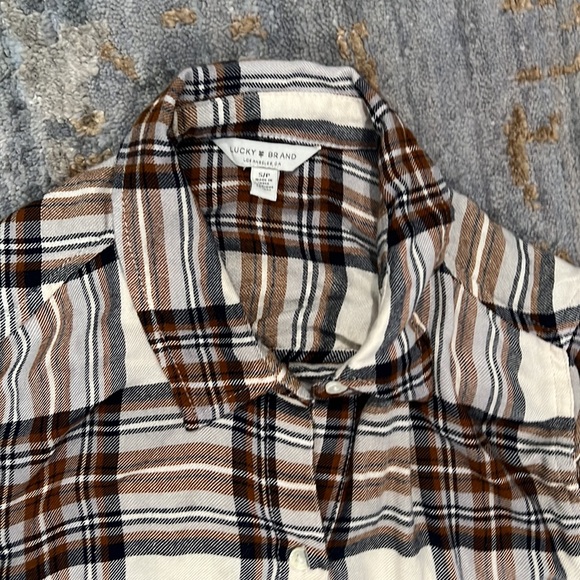 Size small button up - Picture 2 of 3